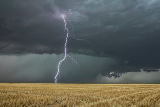 Z Bavorska se žene mohutná bouře. Nese s sebou vichr a kroupy | TN.cz